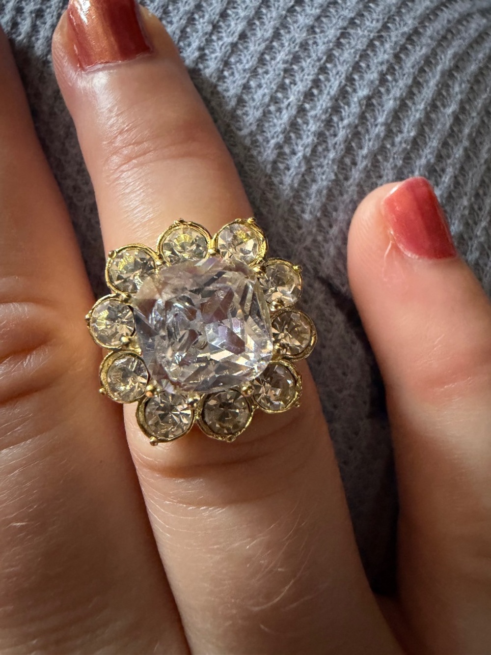Floral cz ring 6 gold tone clear